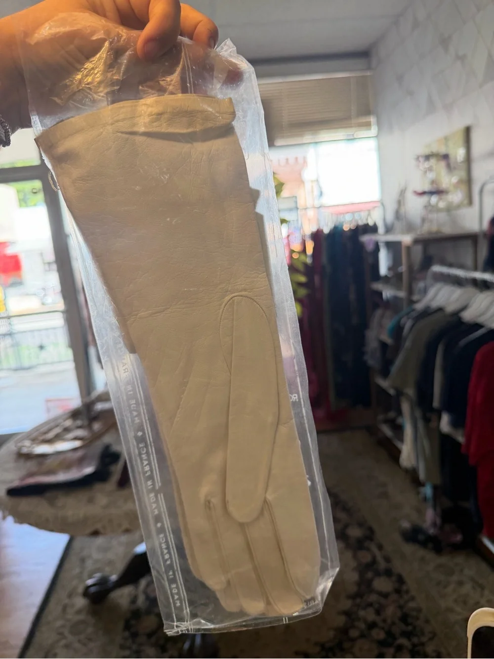 Saks Fifth Avenue Cream Glove Box with Leather White Gloves